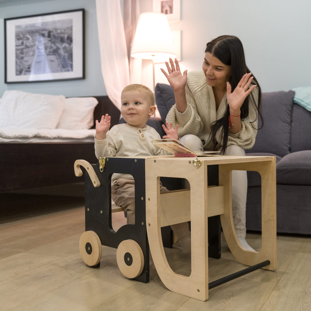 2in1 Lernturm und Sitz-Tischset im Auto-Look für Kinder, ideal für spielerisches Lernen in gelbem Kinderzimmer und Montessori Umfeld
