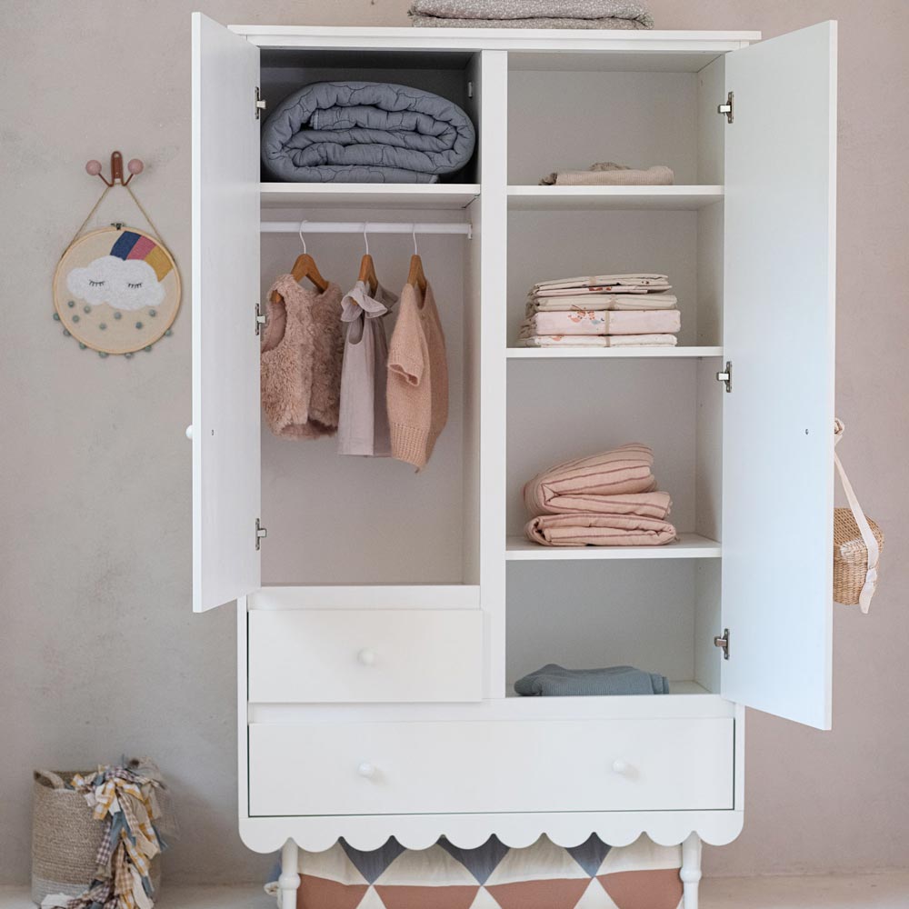 Retro Kinderkleiderschrank