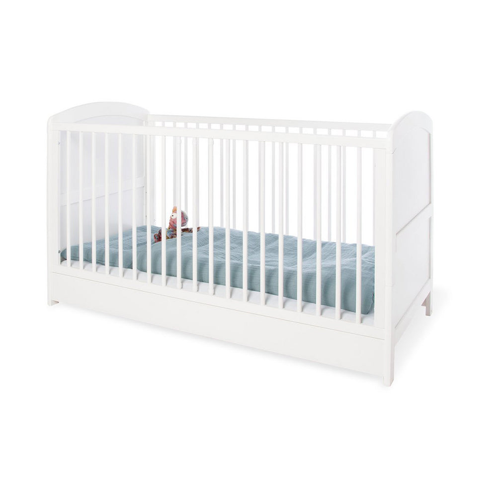 Weißes Babybett Laura 70x140 cm, höhenverstellbar und umbaubar, ideales Babymöbel für Kinderzimmer Möbel Sammlung.