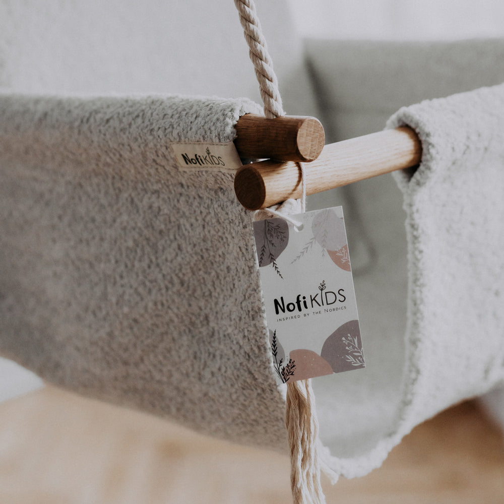 Babyschaukel Swing Boucle hellgrau aus weichem Material, perfekt für Innenbereiche, Spielzeug & Spiele, Fahr- und Wipp- Spielzeug Kinder Neu