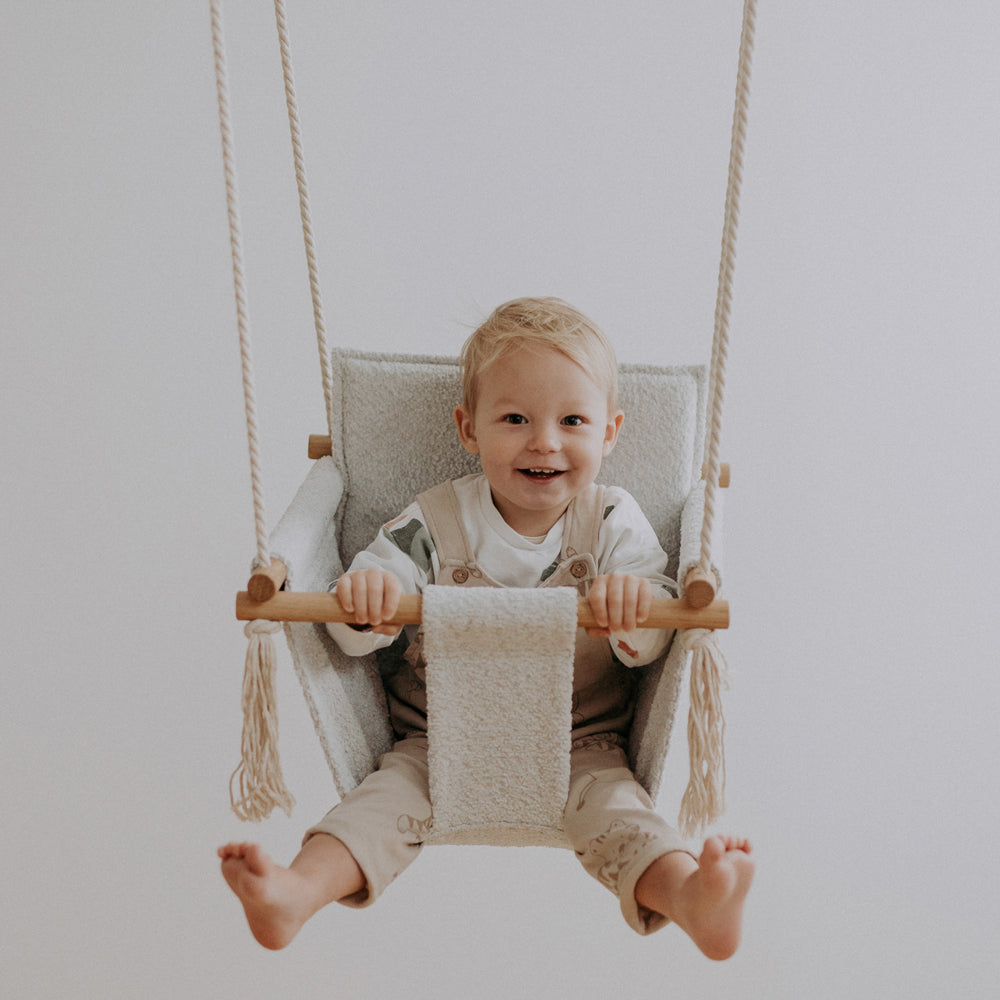 Babyschaukel Swing Boucle hellgrau für Innenbereiche, spielerisch aus der Kollektion Spielzeug & Spiele, Wipp- & Schaukelspielzeug neu entdecken.
