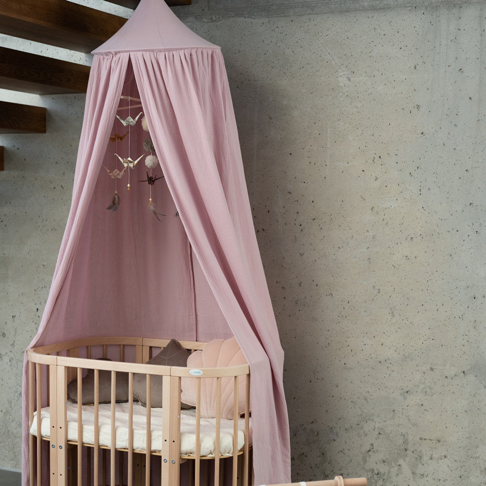 Betthimmel aus rosa Bio-Baumwolle, handgefertigt, 240 cm lang, sorgt für eine gemütliche und sichere Atmosphäre im Kinderzimmer.