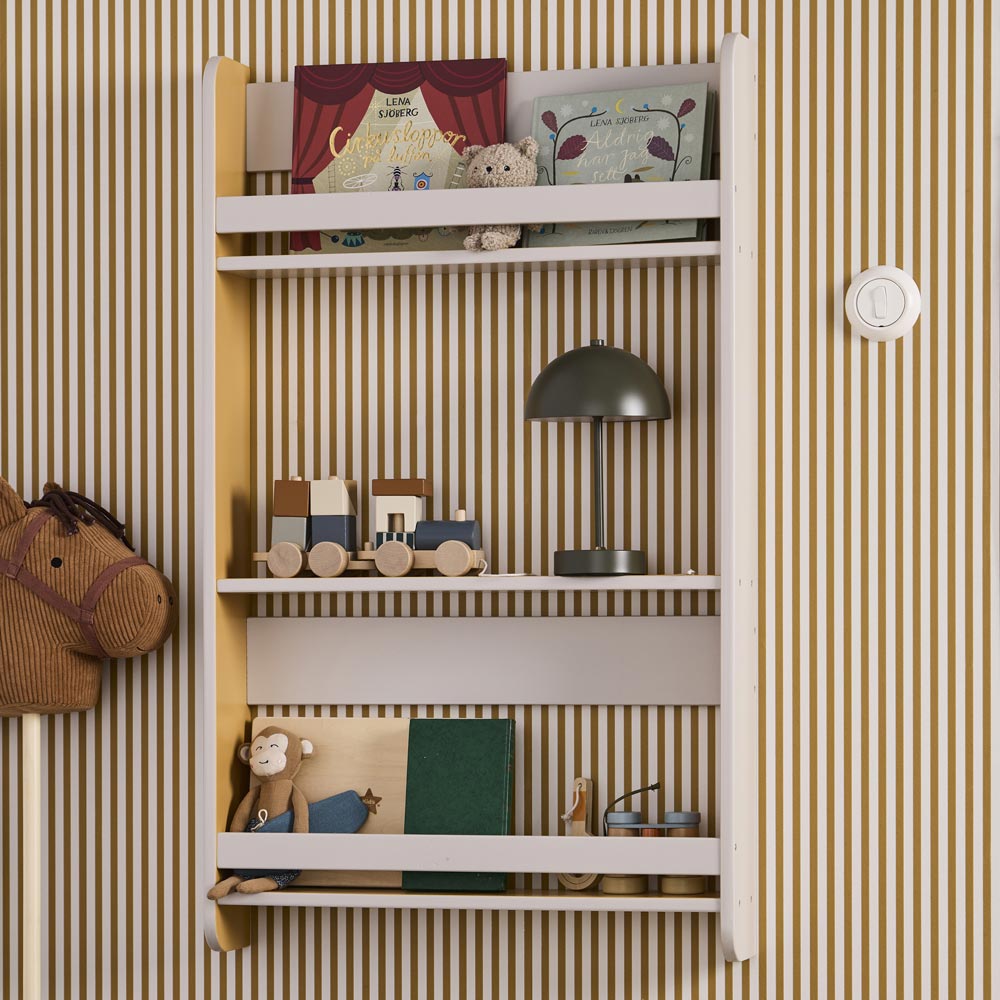 Bücherregal aus Holz