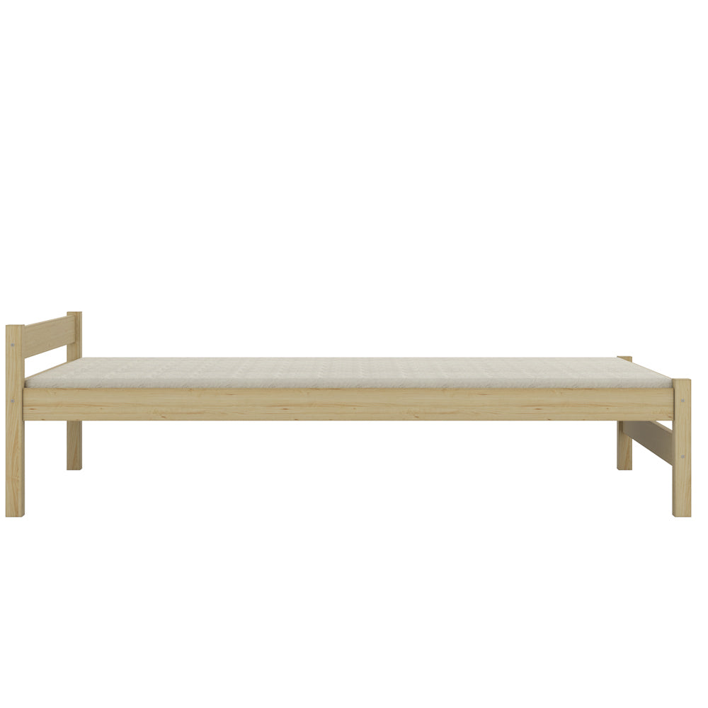 Kinderbett Alex Sweetdreams Basic aus massivem Kiefernholz mit flexiblem Lattenrost und natürlicher, unbehandelter Optik für gemütliche Kinderschlafplätze.