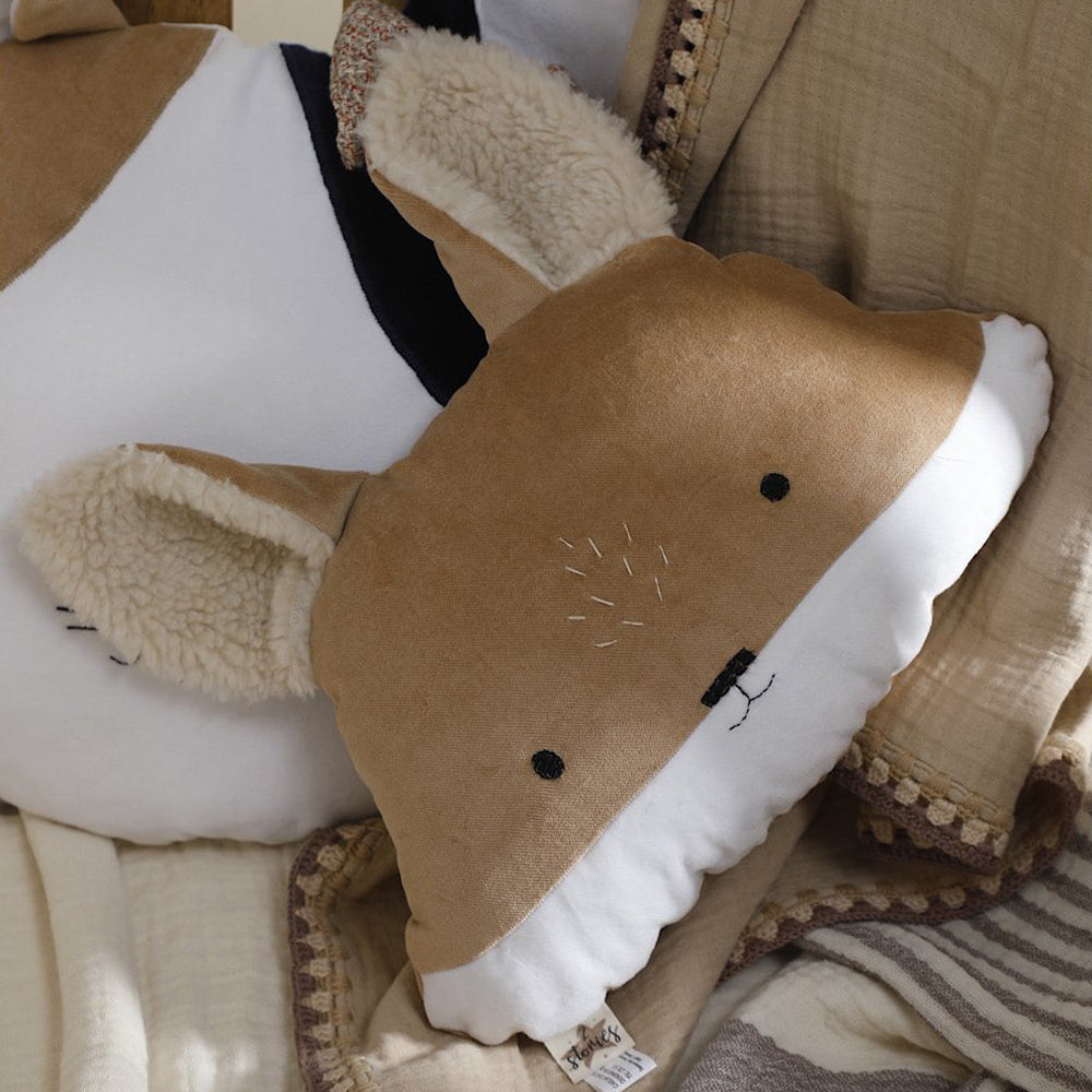 Weiches Fuchs-Kissen aus Samt und Teddystoff, ideal für Kinderzimmer-Textilien und gemütliche Kissen für Kinder.