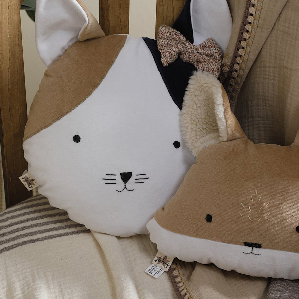 Fuchs Kissen 32x35 cm aus Samt und Teddystoff, kuschelig weich, ideal für Textilien und Kissen im Kinderzimmer.