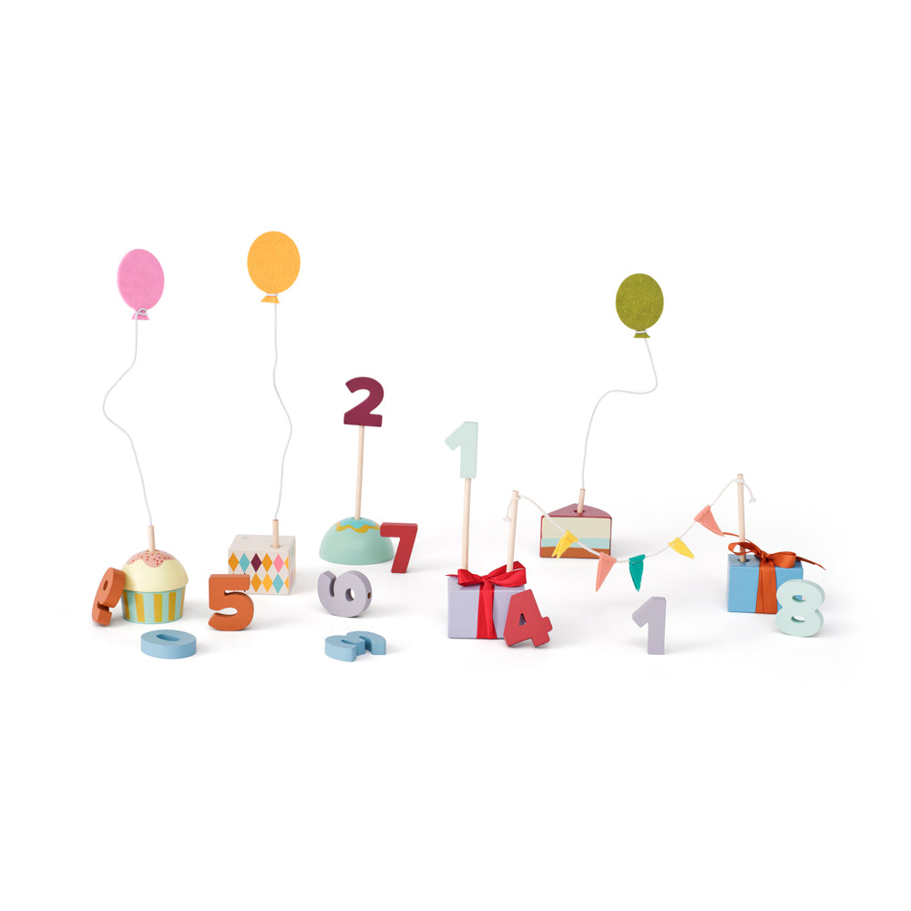 Geburtstagsdekoration-Set aus Holz mit Zahlen, Luftballons und Geschenken, ideal für Kinderzimmer und Spielzeug & Spiele Sammlung.