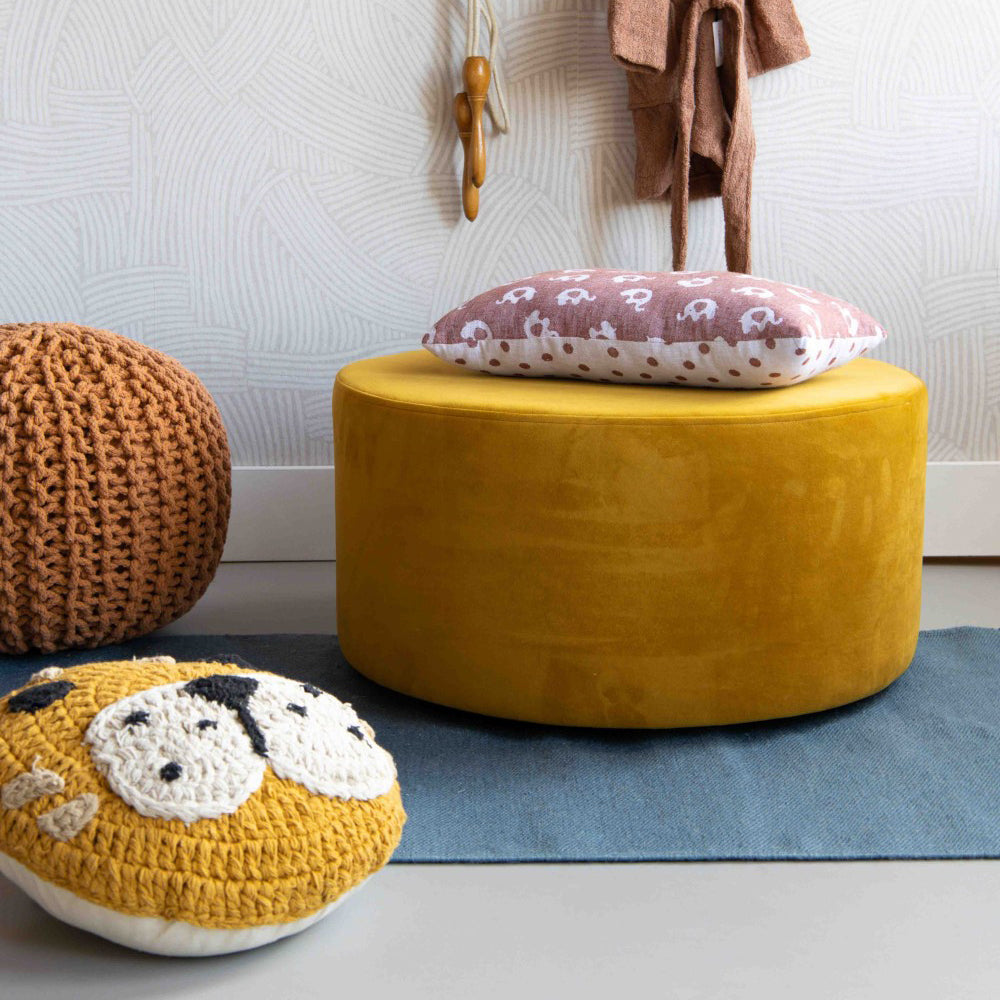 Handgehäkeltes Tierwelt-Kissen mit 38 cm Durchmesser, weiche Baumwolle, perfektes Accessoire für kinderfreundliche Kuschelecken und Deko.