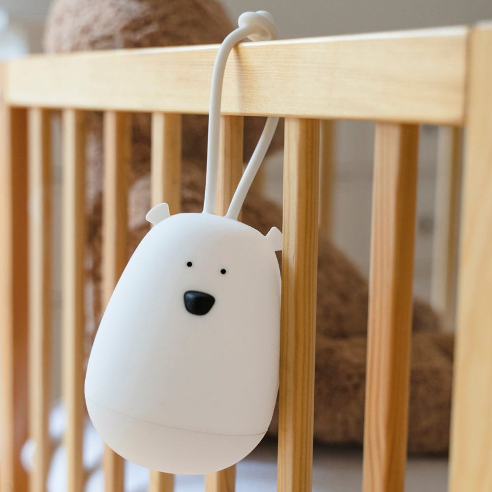 Weißer Bär Nachtlicht mit Fernbedienung, hängend am Kinderbett, ideal für Beleuchtung für Kinder, Nachtlichter und Tierwelt Themenwelt.