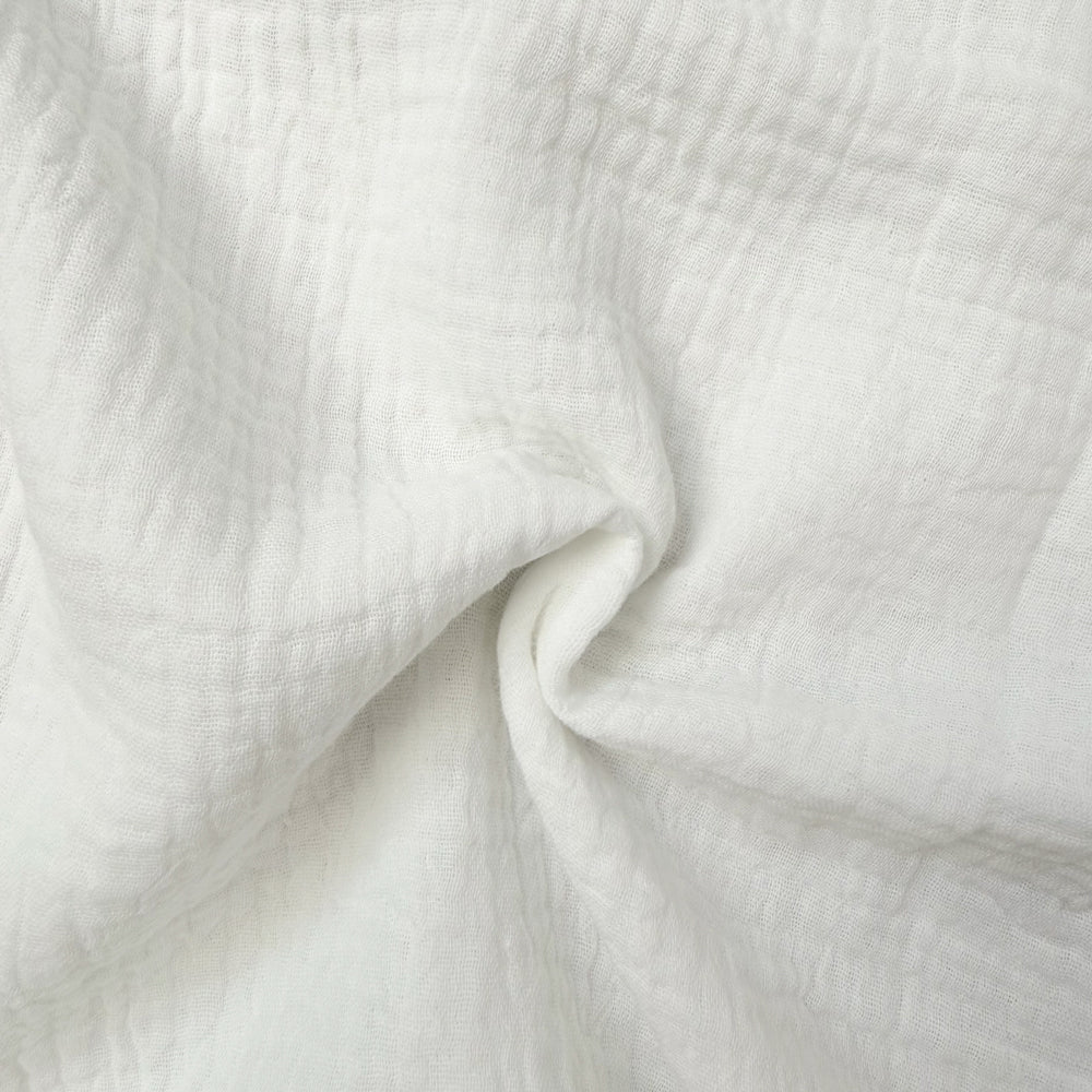 Weicher, einfarbiger Musselin-Stoff in Weiß, ideal für Hausbett-Himmel im Kinderzimmer, atmungsaktiv und OEKO-TEX® zertifiziert.
