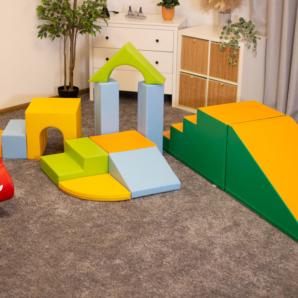 Softblock 10-teiliges Bausteinset in leichten Multicolor-Tönen, fördert Spielfreude, Motorik und kreative Bewegung im Kinderzimmer.