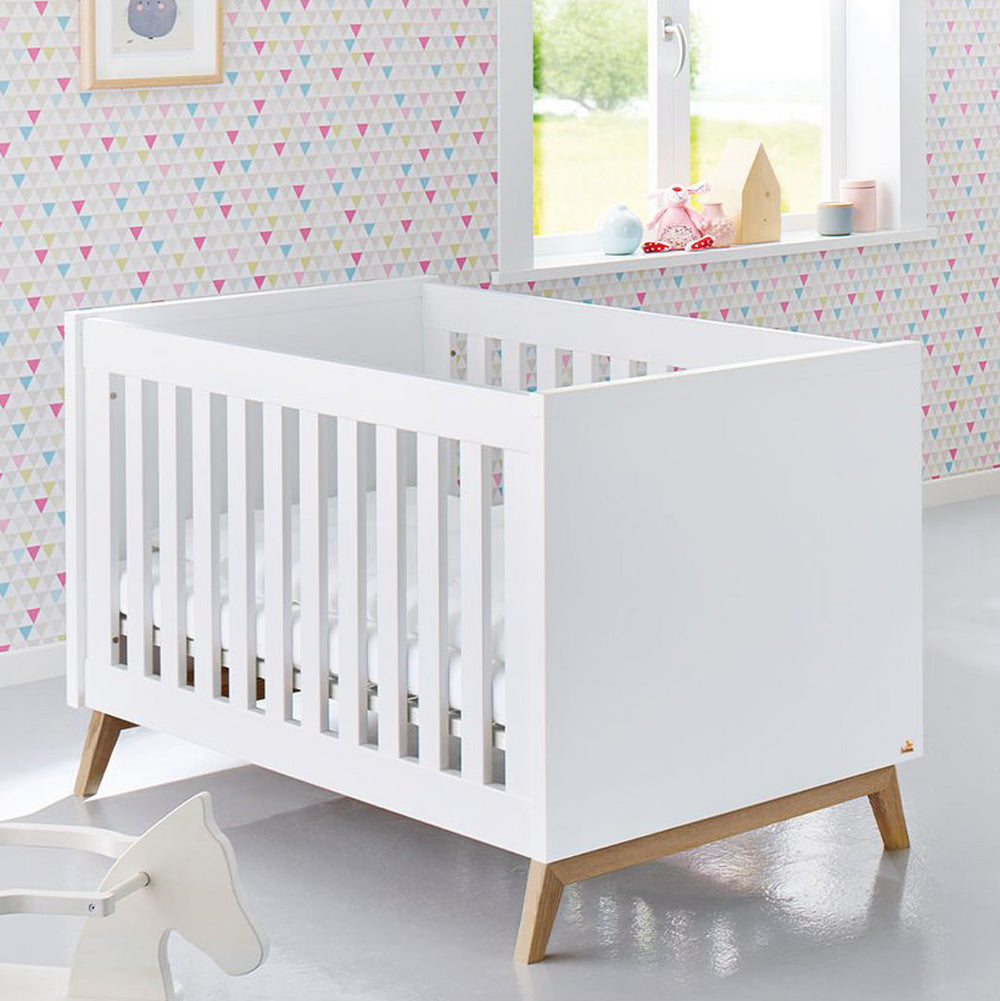Modernes Babybett Riva 70x140 cm, höhenverstellbar und umbaubar, ideal für Kinderzimmer Möbel und Babymöbel Neuheiten.