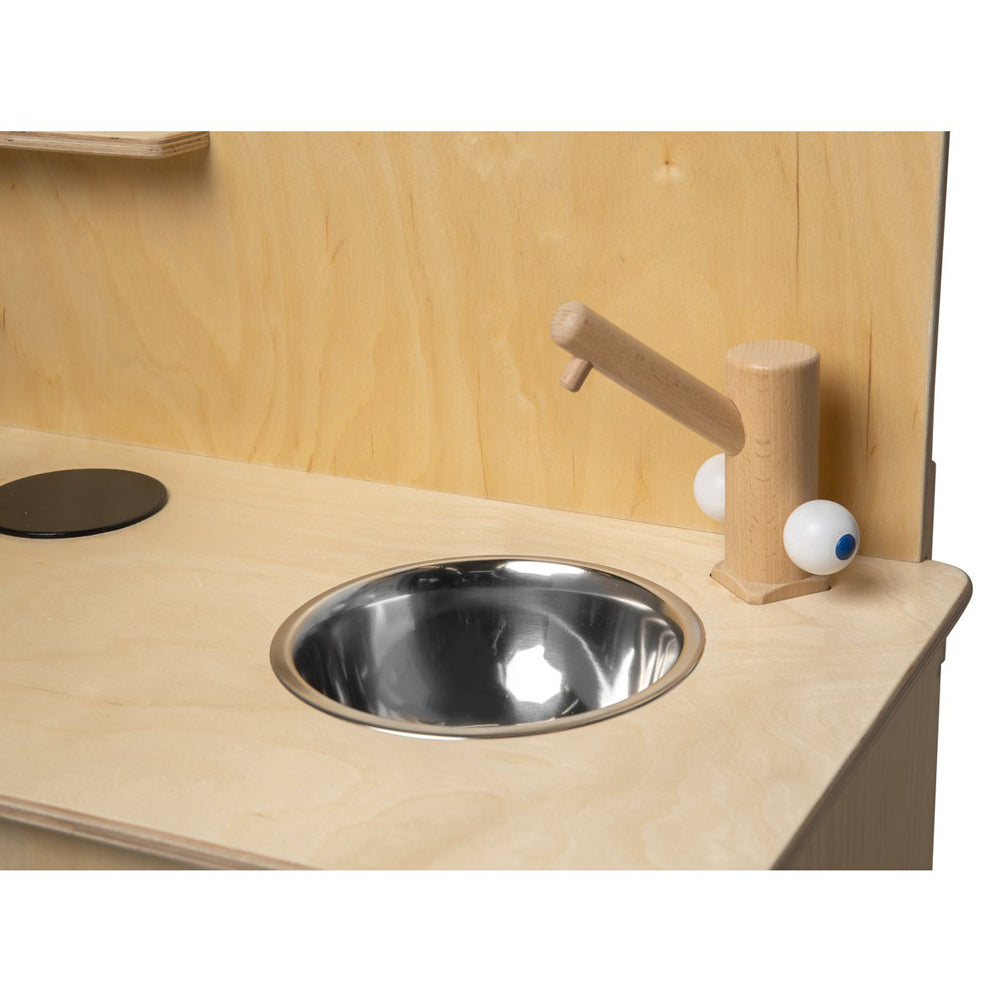 Kinderküche aus Holz mit Metallwaschbecken und Kochfeld, ideal für kreatives Spiel in Spielzeug & Spiele, Spielmöbel, Kinderküchen & Zubehör.