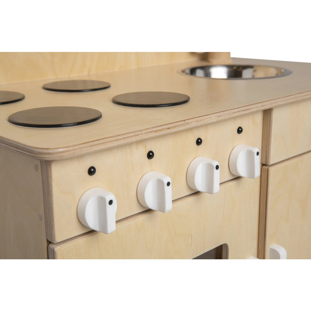 Kinderküche aus Holz mit vier Kochfeldern, Metallwaschbecken und hochwertigen Details, ideal für kreatives Spiel und kindliche Entwicklung.