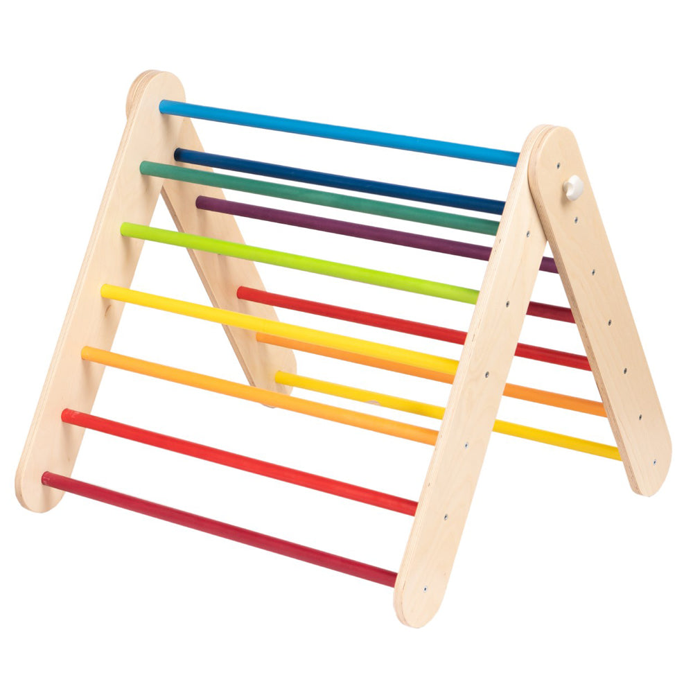 Kletterdreieck aus Holz mit bunten Sprossen im Regenbogen-Design, fördert Bewegung und Motorik für Kinder von 6 Monaten bis 7 Jahren.
