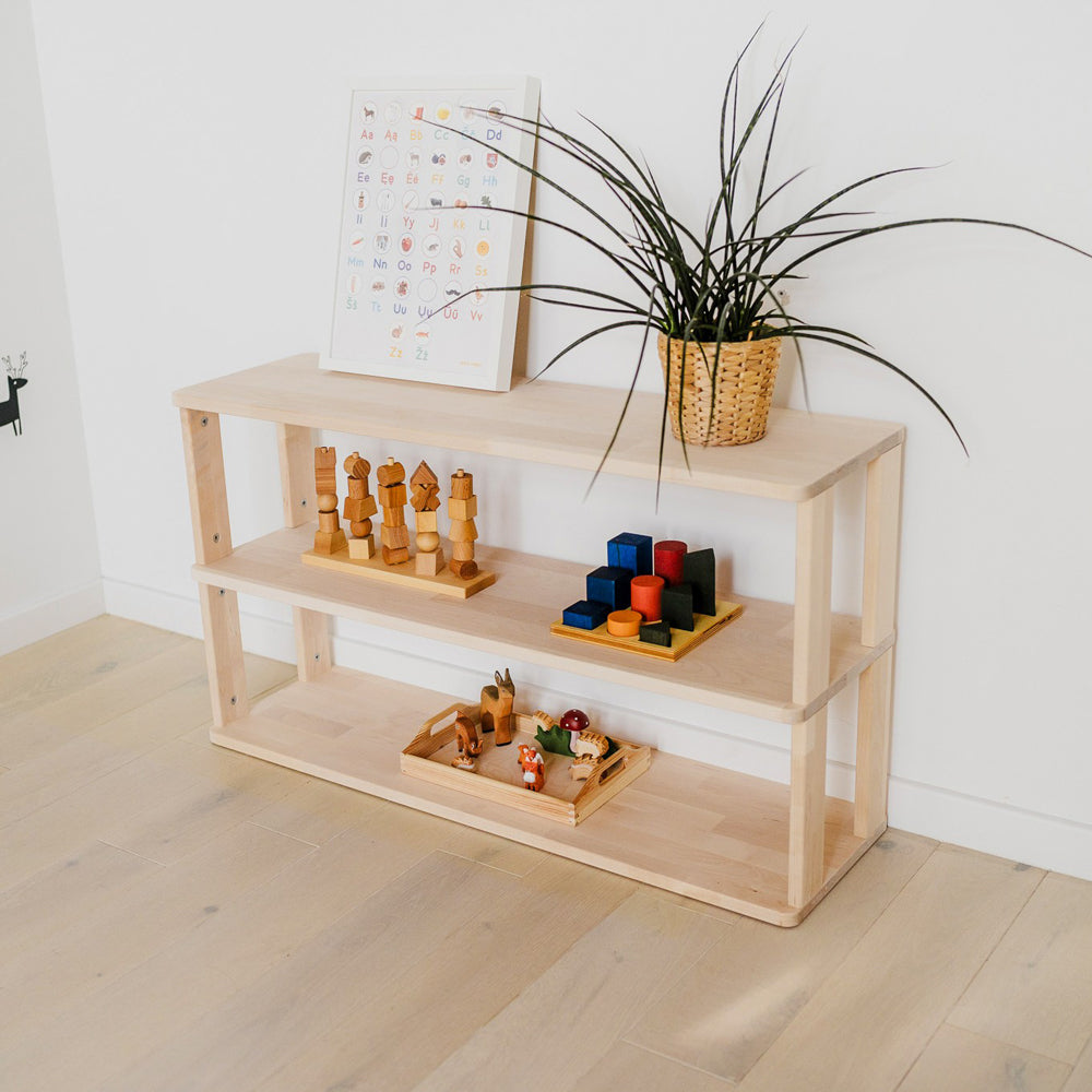 Modulares Montessori-Regal aus hellem Birkenholz mit 3 Ablagen, ideal für Aufbewahrung im Kinderzimmer und Spielzeugpräsentation