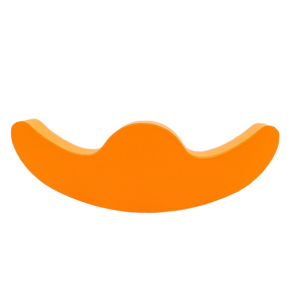 Weiches, orangefarbenes Wippe Motorikspielzeug aus der Kollektion Spielzeug & Spiele für Bewegung und spielerisches Lernen bei Kindern.