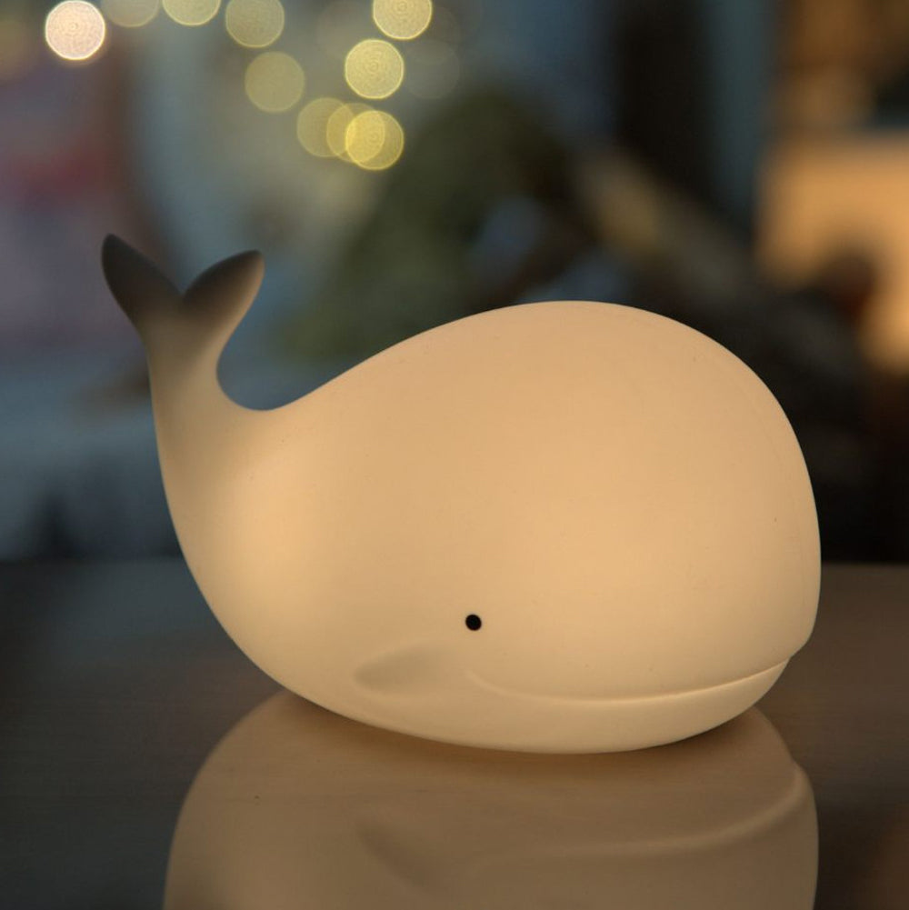 Weißes Silikon-Nachtlicht in Wal-Form mit Fernbedienung, 7 Farben, ideal für Kinderzimmer Beleuchtung und Meer Themenwelt Dekoration.