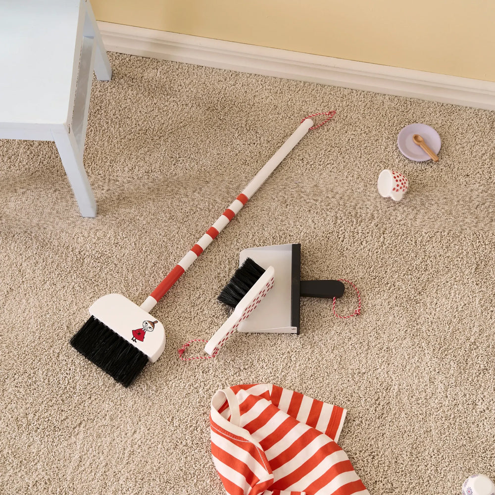 Dreiteiliges Putzset aus Holz und Baumwolle mit Moomin-Motiv, ideal für Spielzeug & Spiele sowie Motorik- und Holzspielzeug Kinder.
