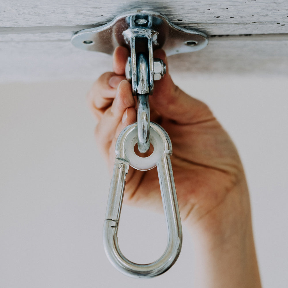 Hand montiert das Holzdecken Befestigungs-Set für HopOn Schaukel aus der Kategorie Spielzeug & Spiele, Spiel & Bewegung Kinder.