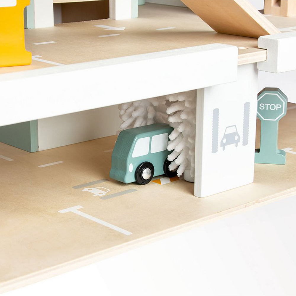 Holzspielzeug Spielparkhaus mit Fahrzeugen und Zubehör aus der Themenwelt Fahrzeuge & Transport für Motorik- & Holzspielzeug Kinder