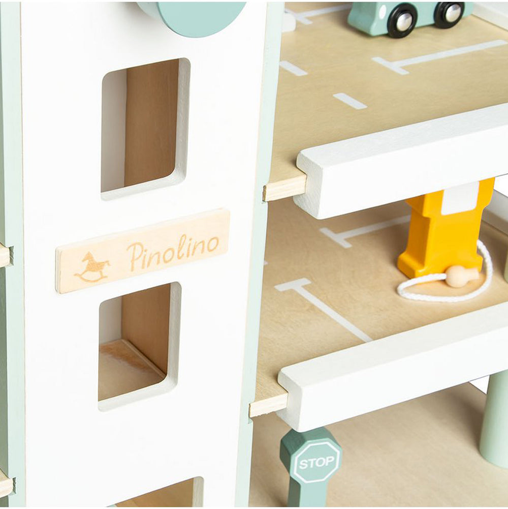 Spielparkhaus aus Holz mit Fahrzeugen und Zubehör, 10-teilig, Motorik- & Holzspielzeug aus der Sammlung Spielzeug & Spiele Kinder