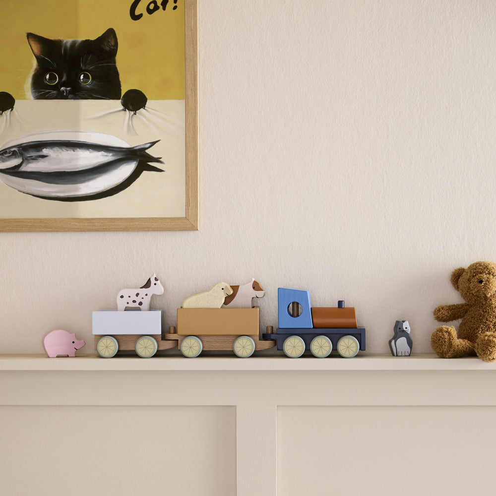 Holzspielzeug Spielzeugzug mit 5 Bauernhoftieren für Kinder, ideal für Motorik und kreative Spielideen in Bauernhof & Garten Themenwelt.