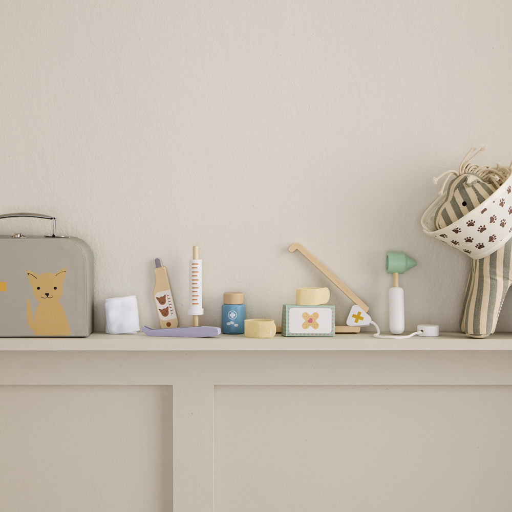 Holzspielzeug Tierarztkoffer-Spielset mit medizinischen Werkzeugen für Kinder aus Spielzeug & Spiele, Motorik- & Holzspielzeug, Geschenke Kategorie.