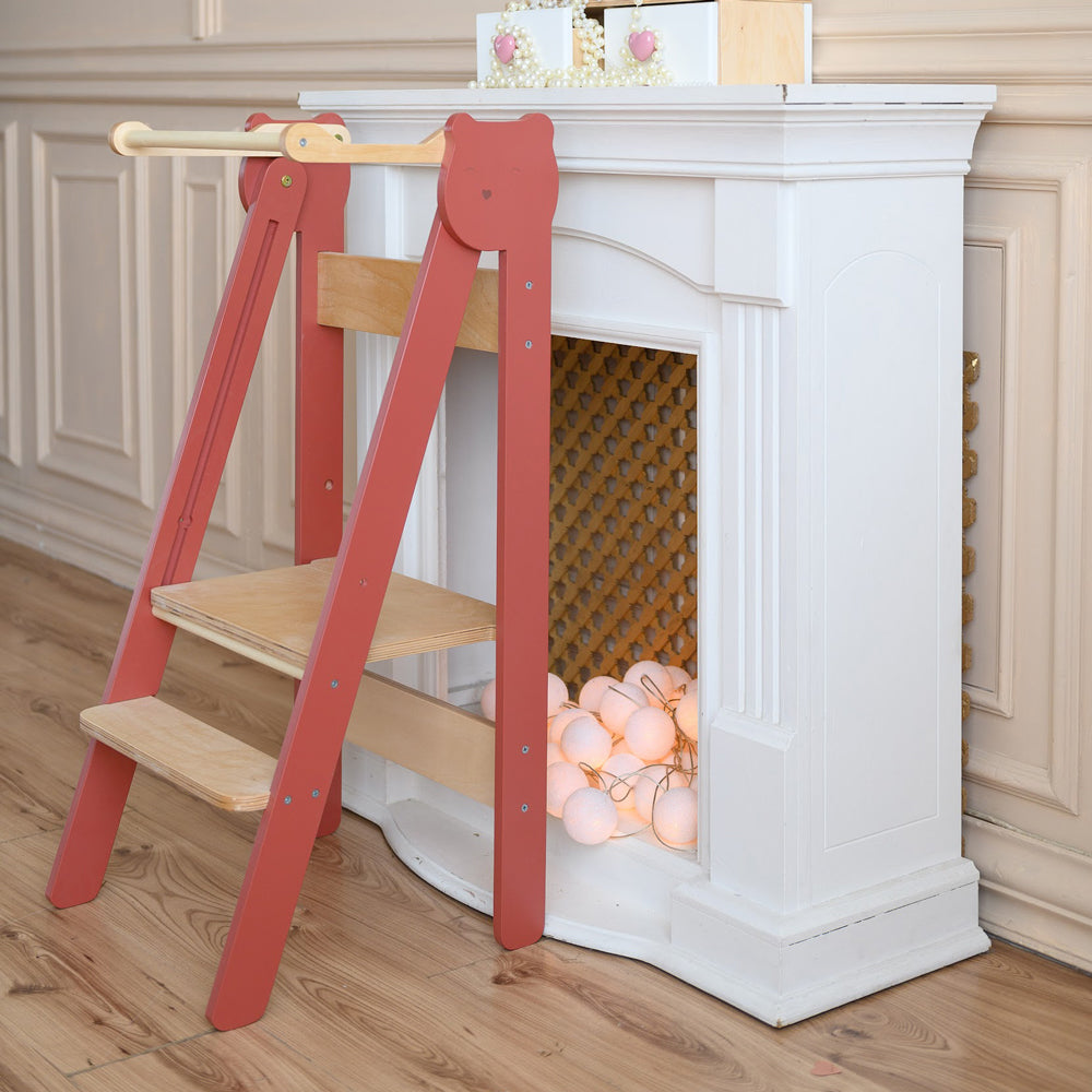 Foldbarer Tritthocker Lernstuhl mit 2 Stufen, höhenverstellbar, ideal für gelbes Kinderzimmer und Montessori Spielbereiche.