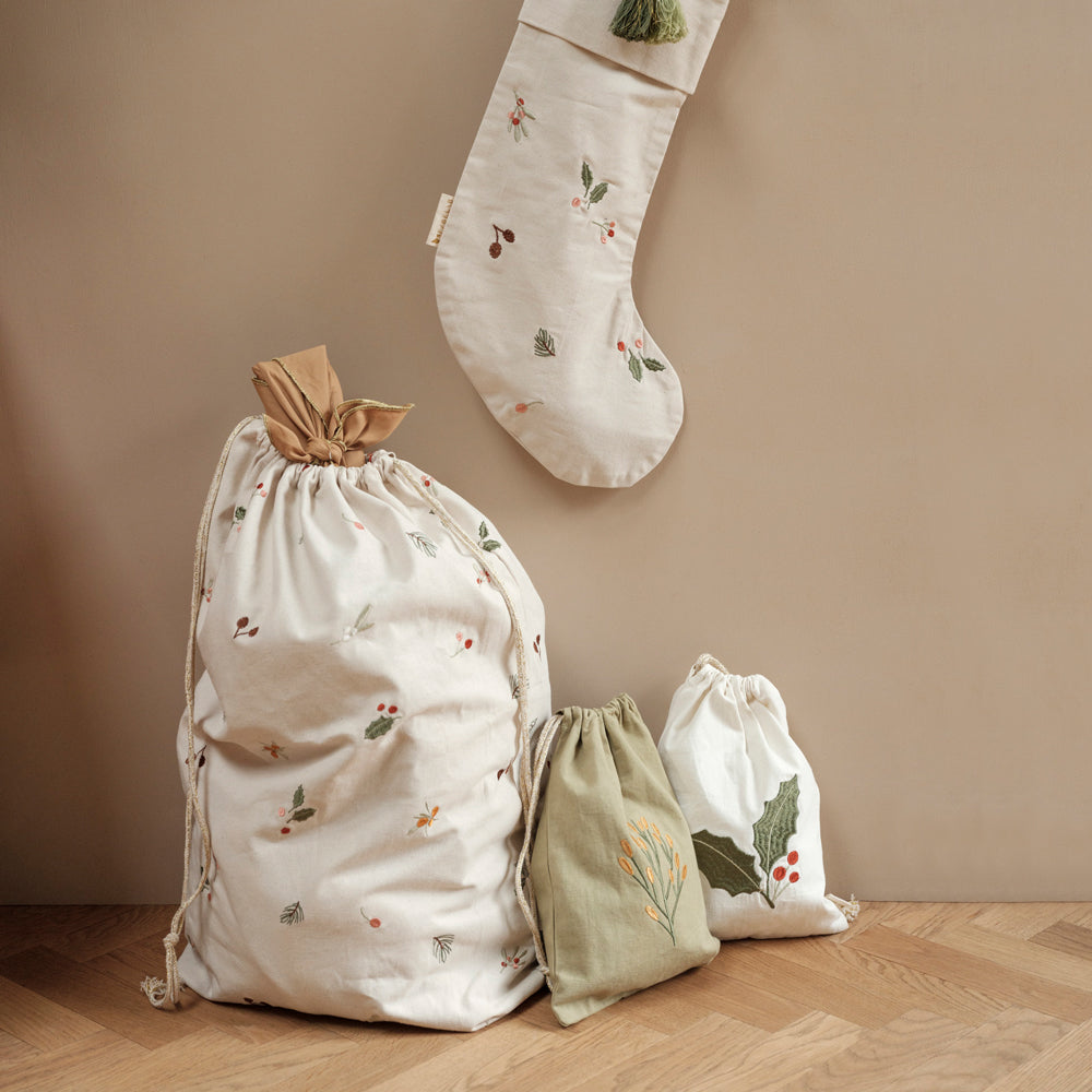 Weihnachts-Geschenk-Säckchen aus Bio Baumwolle mit Stickerei, Teil der Kollektion Textilien für Kinderzimmer und Accessoires & Deko Kinderzimmer Neu.