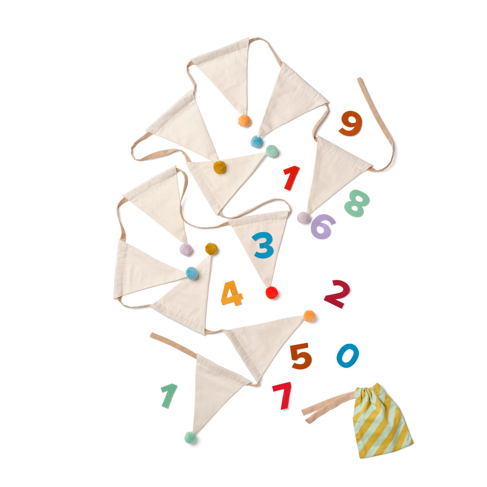 Wimpelkette 3 Meter mit Zahlen 1-10 aus Baumwolle, ideal als Kinderzimmer Wanddeko, freundlich und bunt, perfekt für Gelbes Kinderzimmer Sale