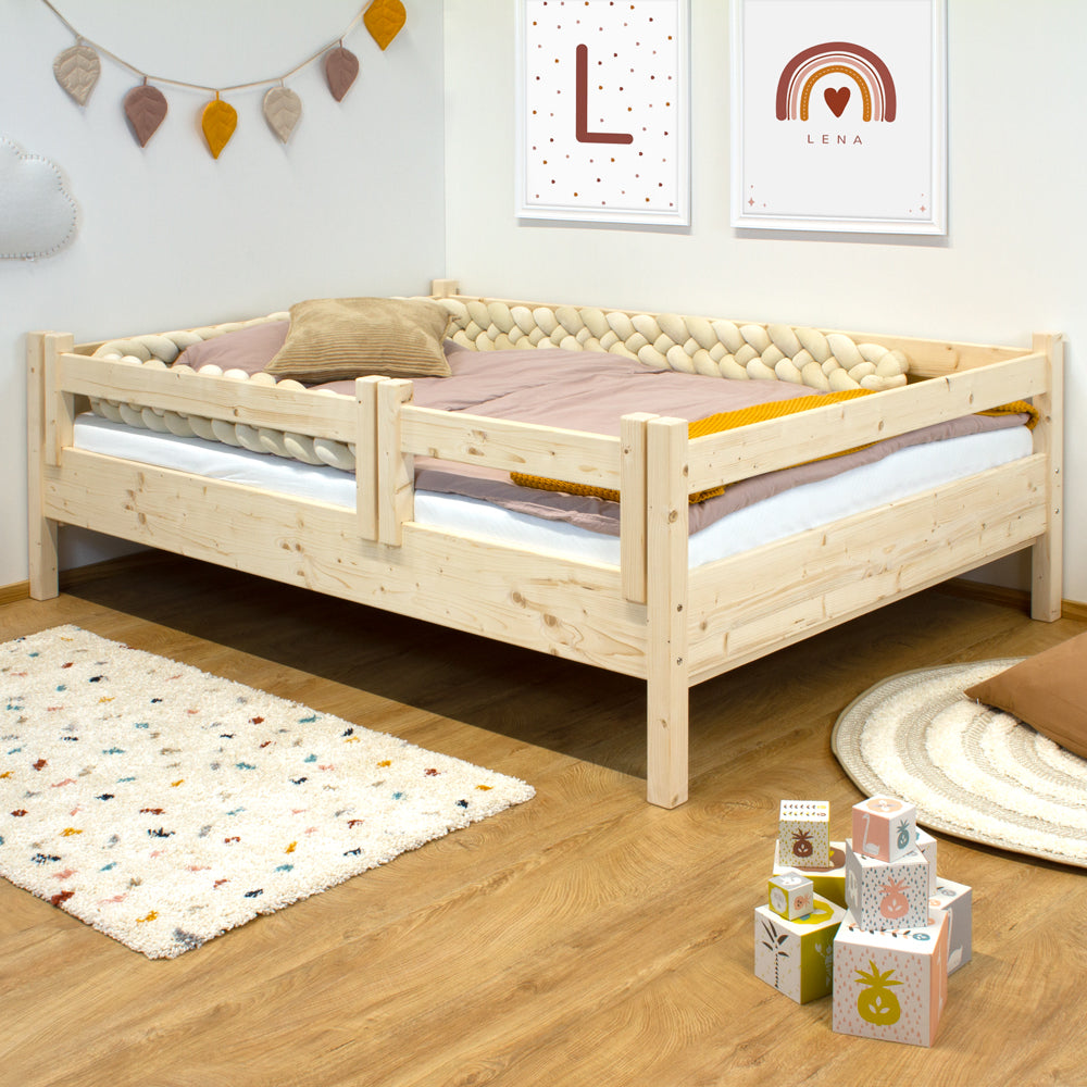 Kinderbett Enoli Ovi mit Rausfallschutz aus Massivholz, Kinderbett-Massivholz-Fichte - Kindersein