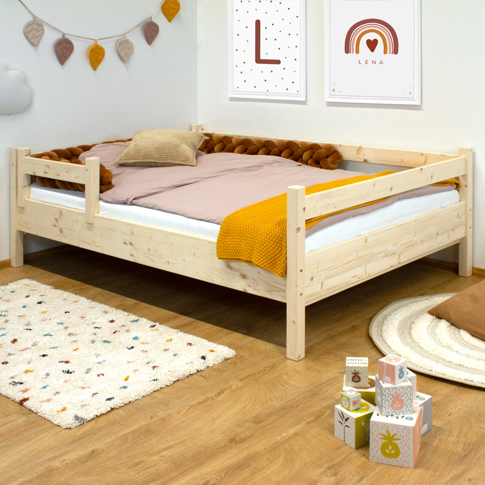 Kinderbett Enoli Ovi mit Rausfallschutz aus Massivholz, Kinderbett-Massivholz-Fichte - Kindersein