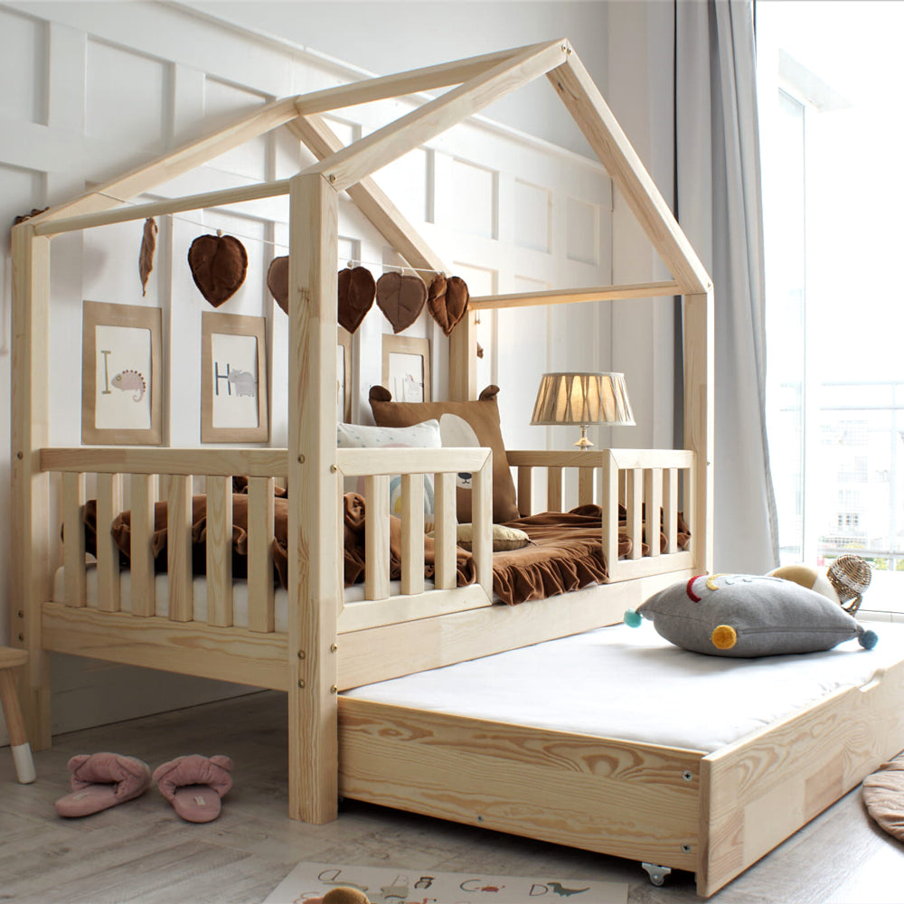 Kinder Hausbett Domi Mi Plus aus Holz mit Rausfallschutz & Schublade, Hausbett-Kiefer - Kindersein