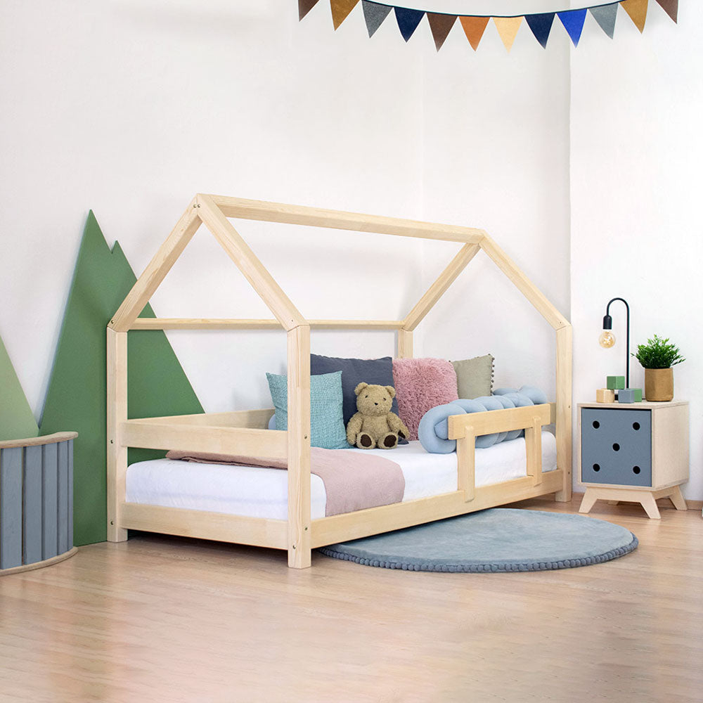 Kinder Hausbett Tery mit Rausfallschutz aus Massivholz, Massivholz Hausbett - Kindersein