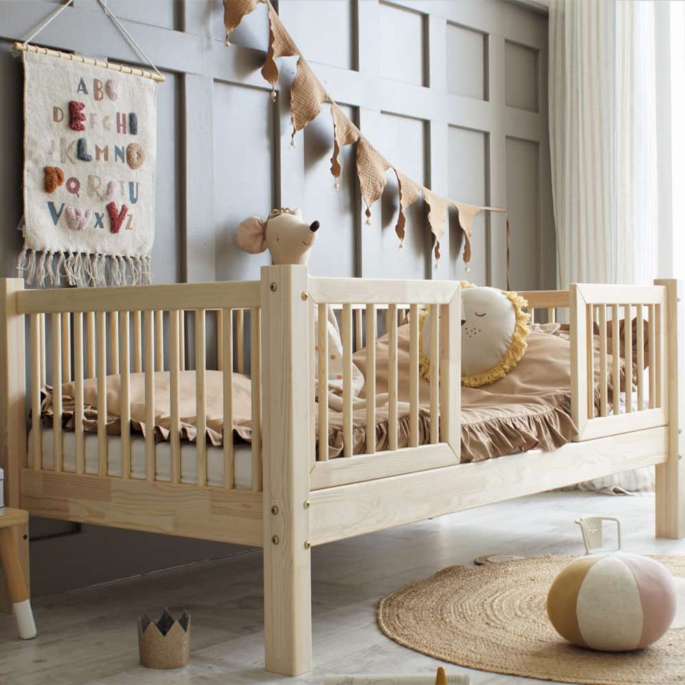 Kinderbett Eleva Mi aus Holz inkl. Rausfallschutz, Kinderbett-Kiefer - Kindersein