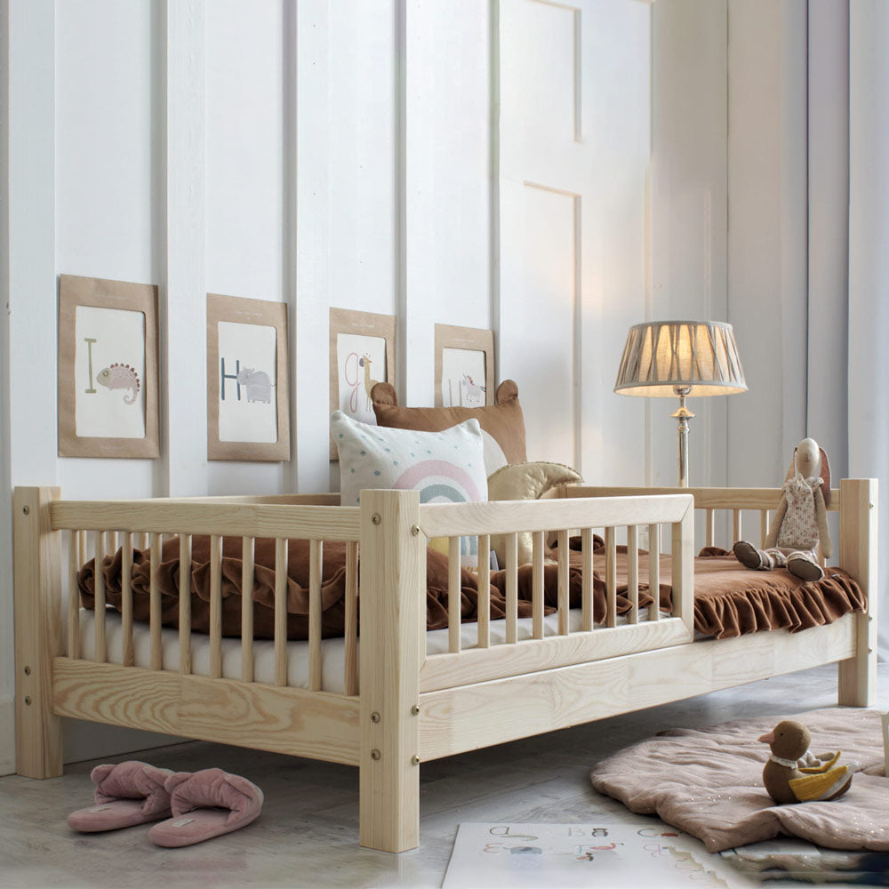 Express Kinderbett Flora aus Holz mit Rausfallschutz, Kinderbett-Kiefer - Kindersein